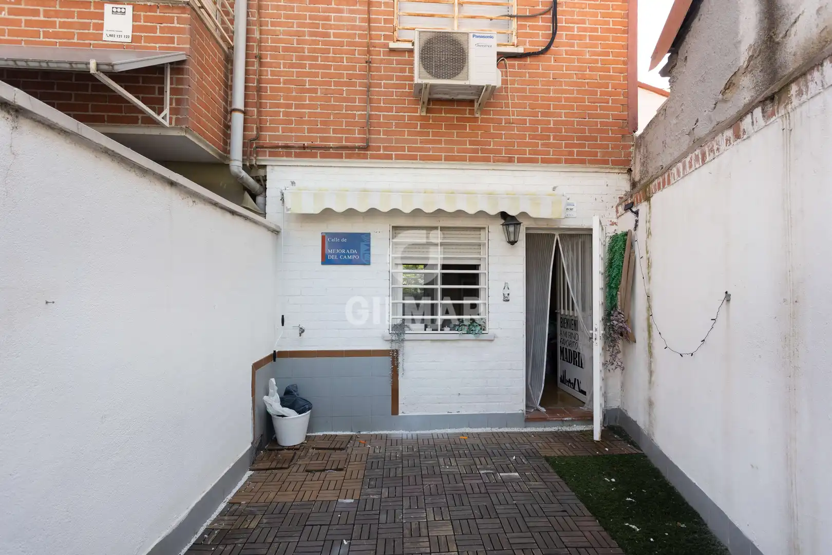 Vista exterior de Pis en venda en Madrid amb Calefacció i Balcó