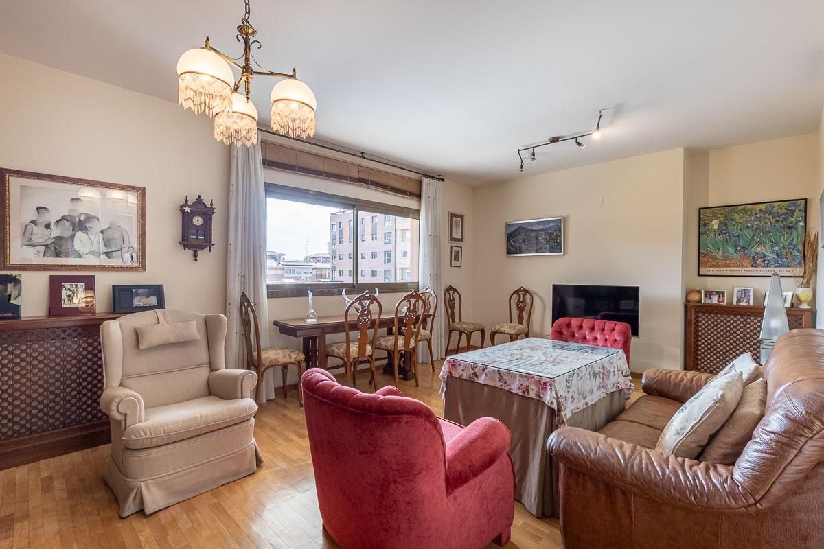 Sala d'estar de Pis en venda en  Granada Capital