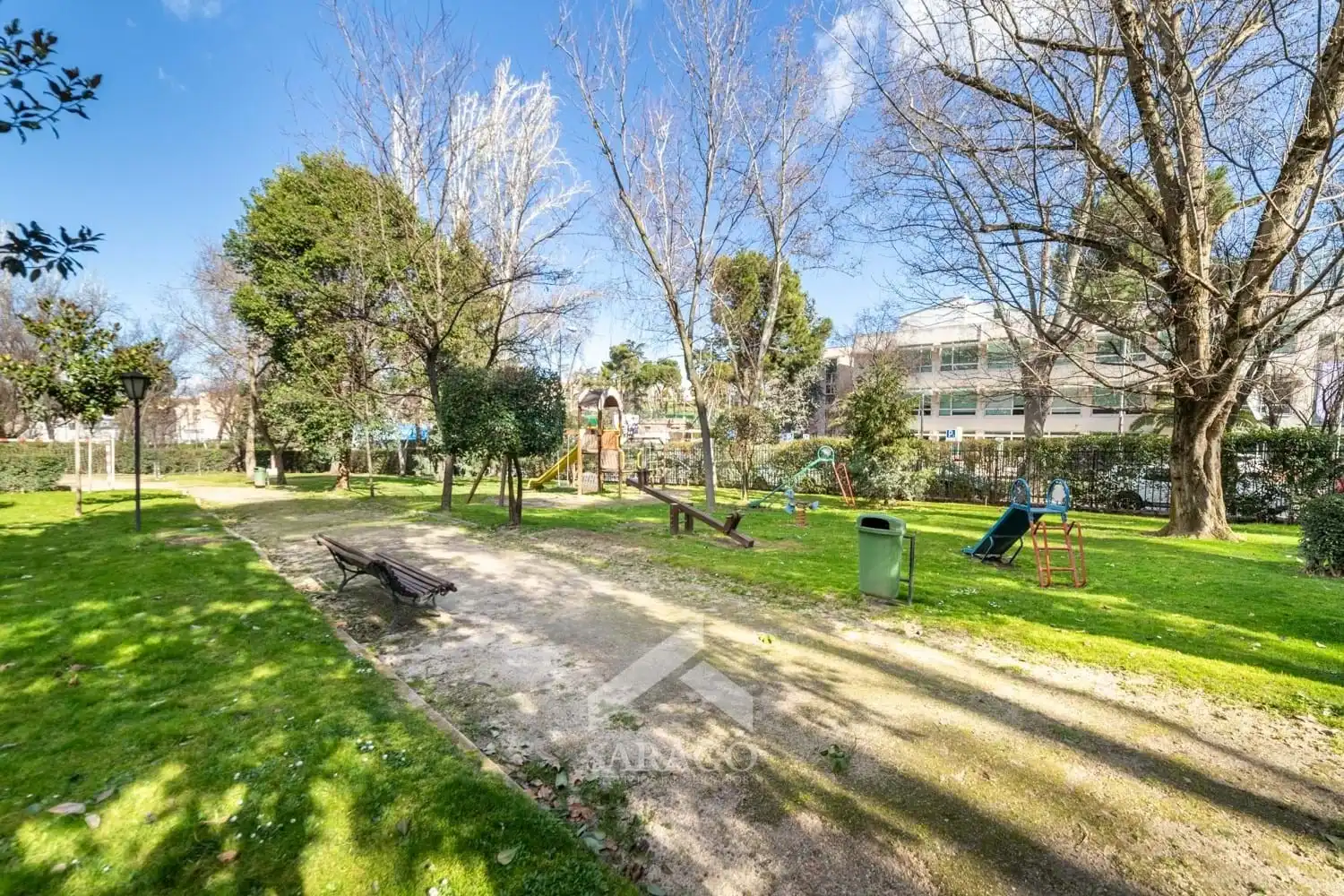 Jardín de Piso en venta en Madrid con Calefacción, Trastero y Piscina