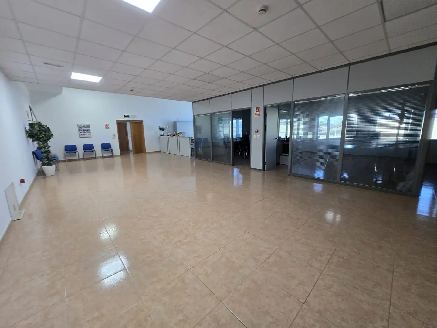 Nave industrial en venta en Teruel con Calefacción y Alarma
