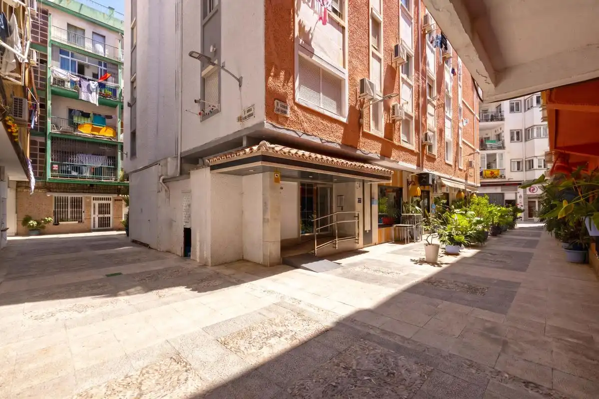 Vista exterior de Àtic en venda en Torremolinos amb Calefacció