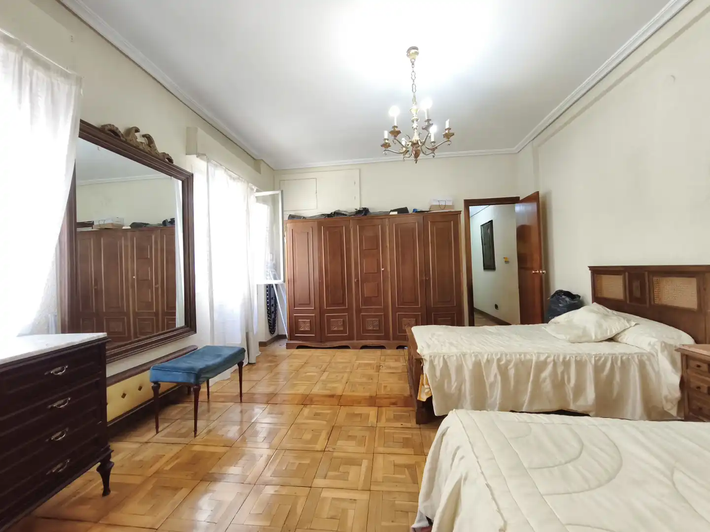 Habitación de Piso en venta en  Logroño con Calefacción, Parquet y Terraza