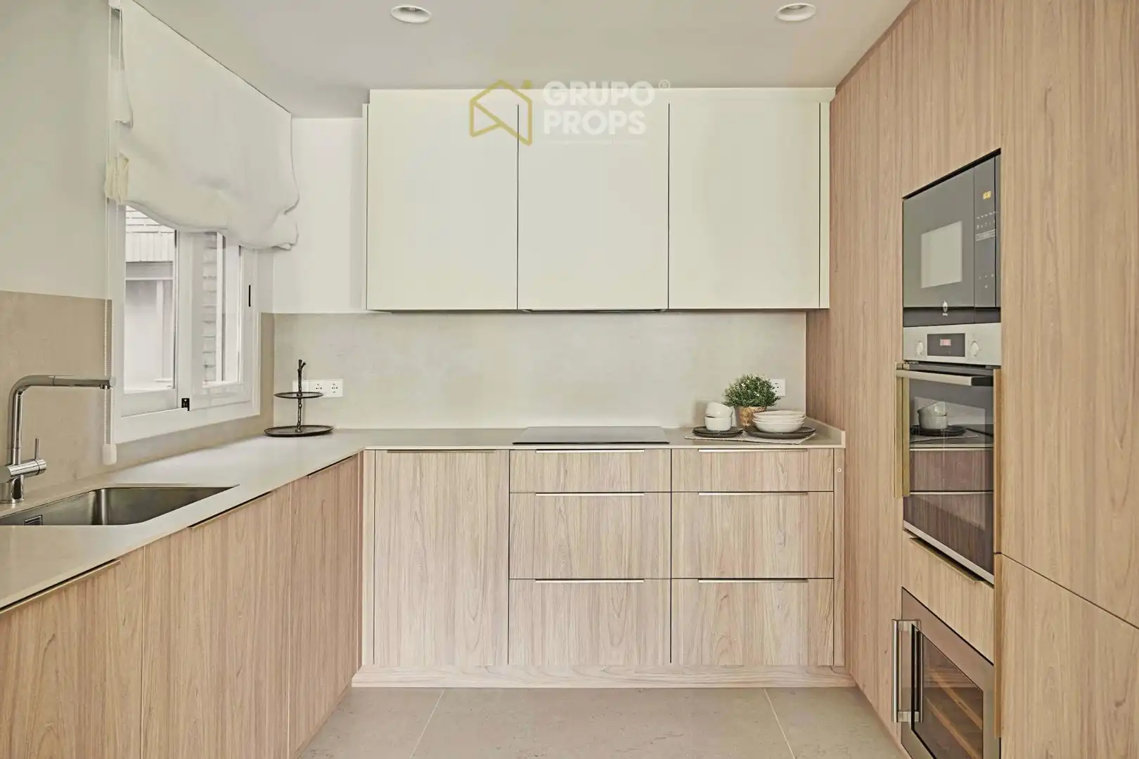 Cuina de Apartament en venda en Madrid amb Aire condicionat, Calefacció i Moblat
