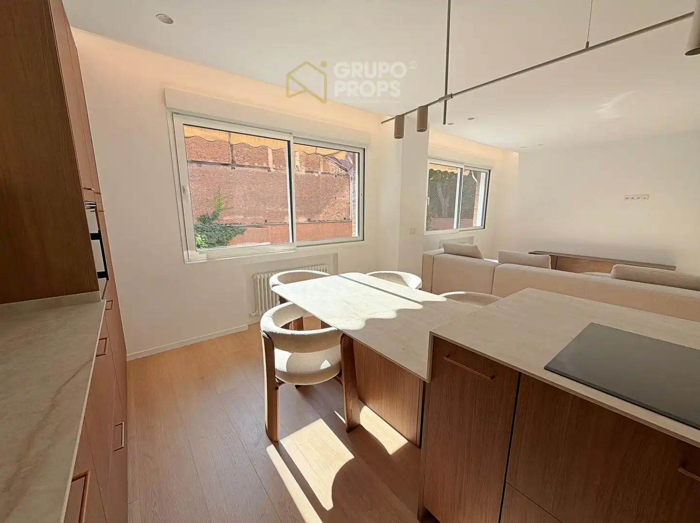 Vista exterior de Apartamento en venta en Madrid con Calefacción y Amueblado
