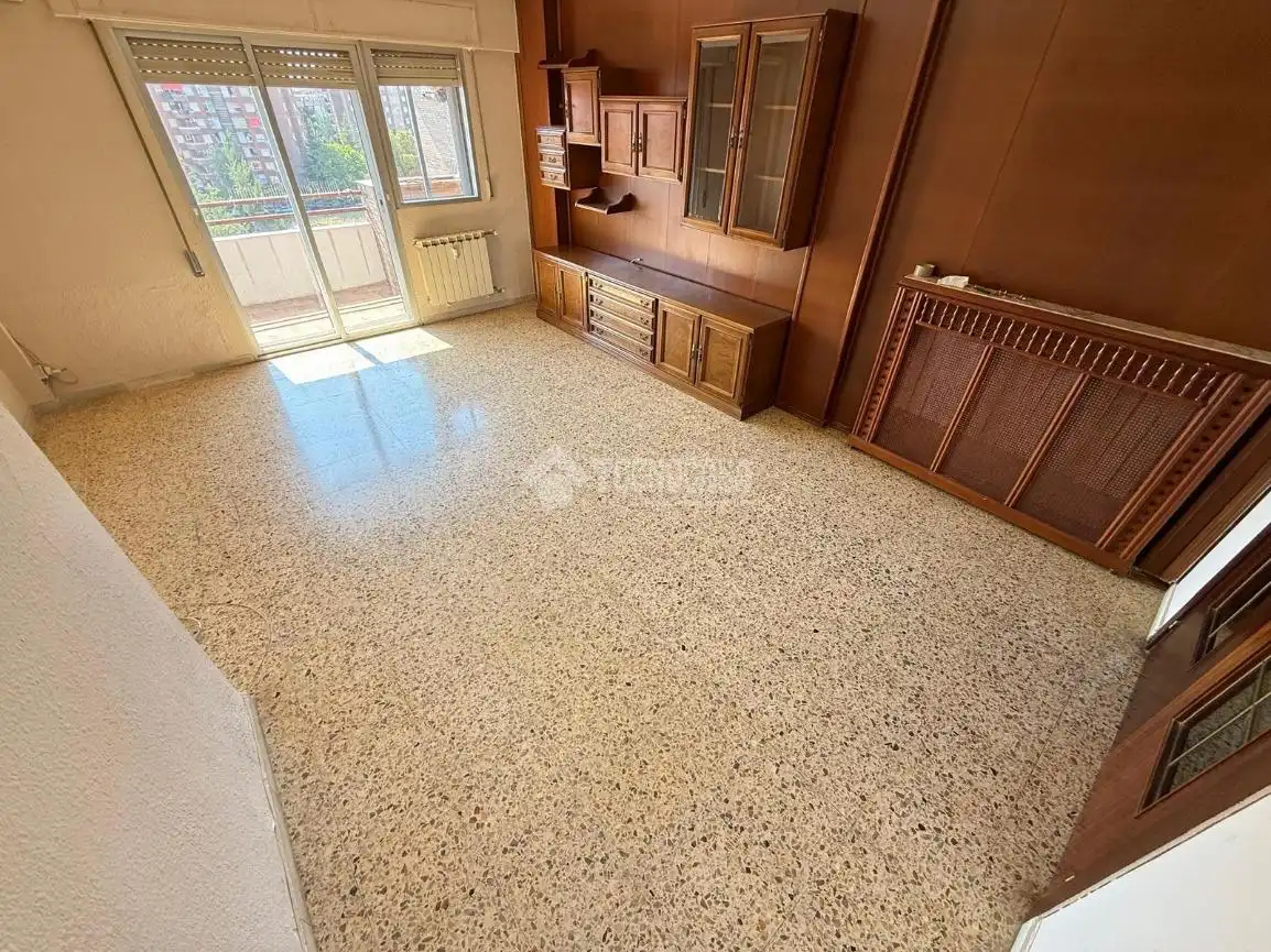 Habitación de Piso en venta en Zaragoza con Calefacción y Balcón