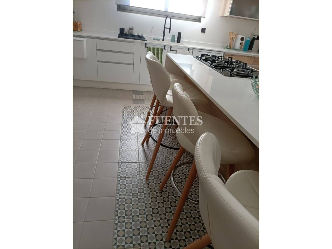 Cuina de Casa o xalet en venda en San Vicente del Raspeig / Sant Vicent del Raspeig amb Aire condicionat, Jardí privat i Terrassa