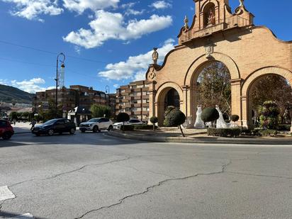 Vista exterior de Pis en venda en Antequera amb Jardí privat i Terrassa