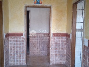 Casa con balcón en venta en Crevillent