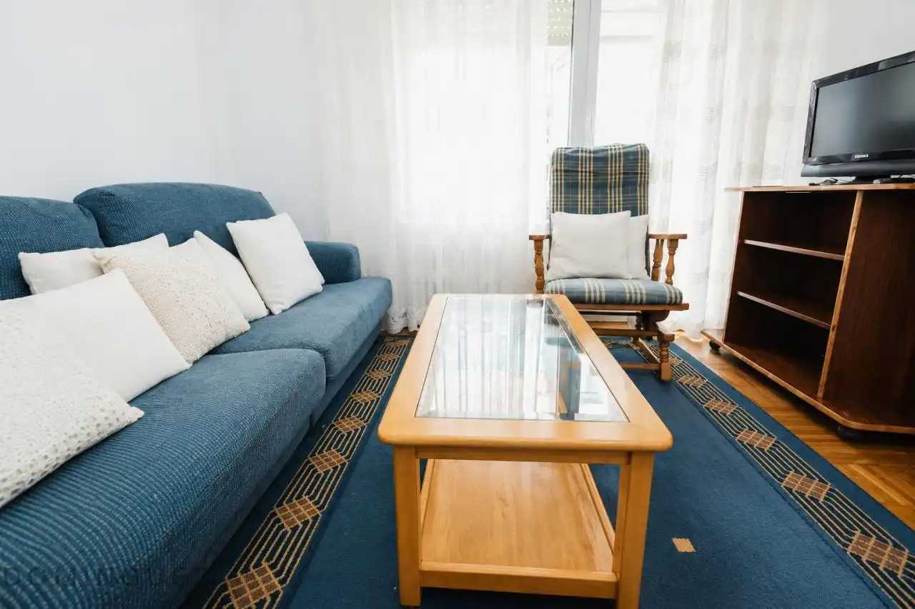 Sala d'estar de Pis en venda en Vigo  amb Calefacció, Parquet i Traster