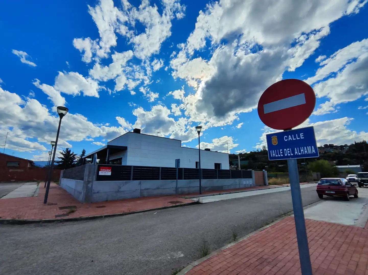 Vista exterior de Casa o xalet en venda en Albelda de Iregua amb Calefacció, Jardí privat i Terrassa