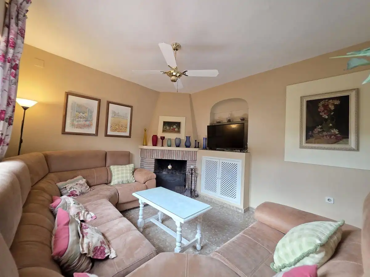Chalet con piscina en venta en Palomares del Río, imagen 7