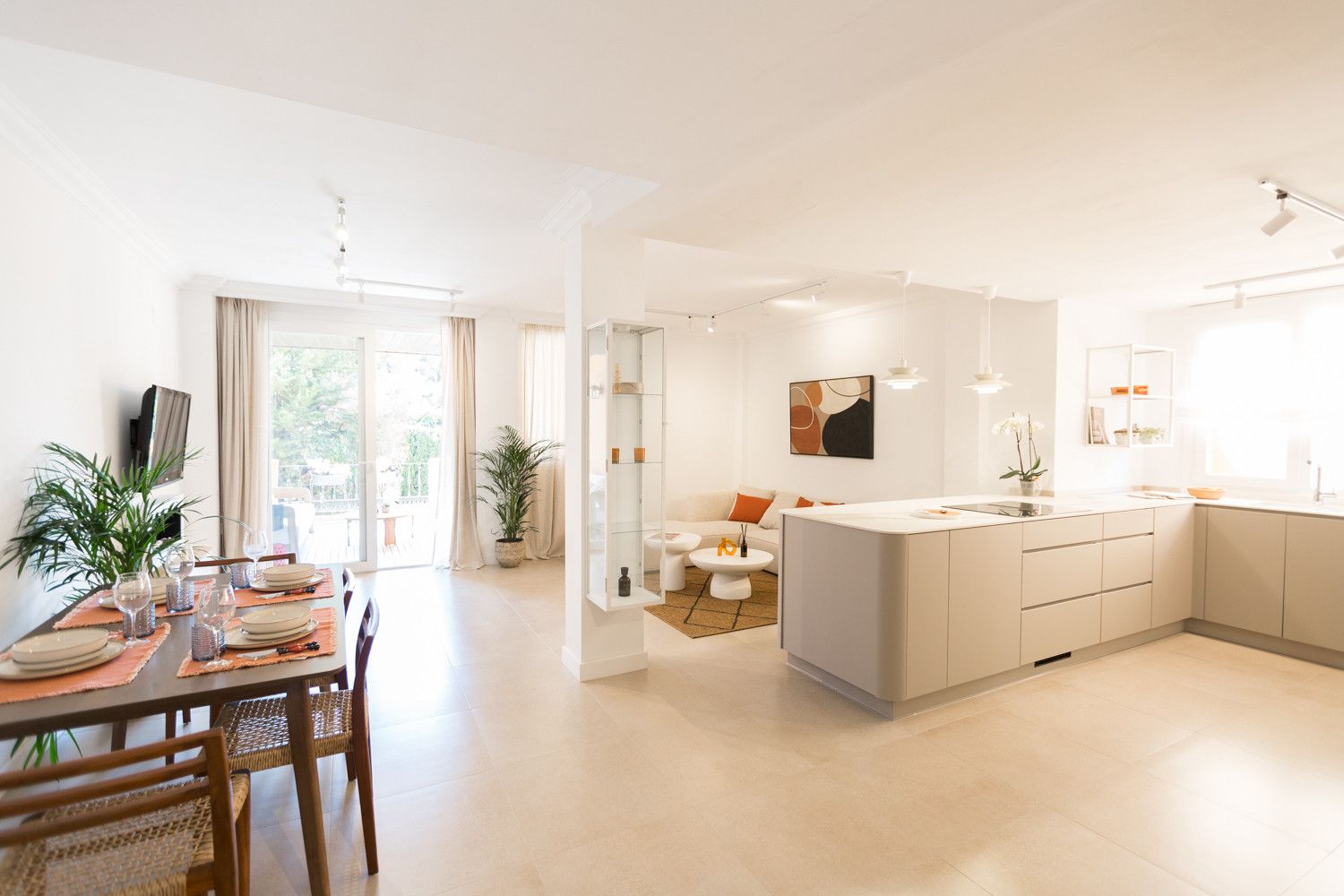 Living room of Apartment for sale in Estepona  with Air Conditioner, Terrace and Swimming Pool
