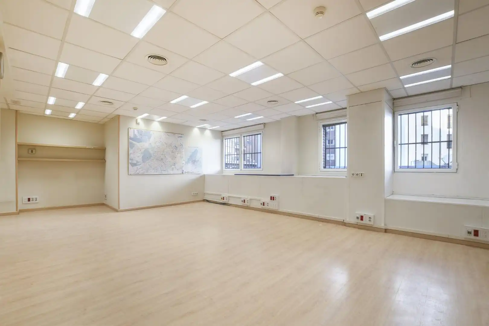 Büro zum Verkauf in Calle NARVAEZ, Ibiza de Madrid