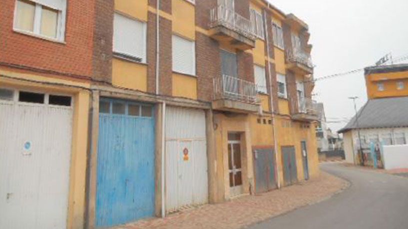 Vista exterior de Local en venta en Toral de los Vados