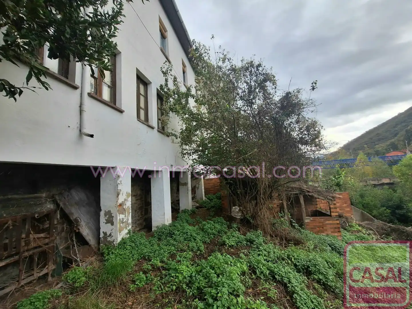 Vista exterior de Casa o chalet en venta en Mieres (Asturias) con Trastero