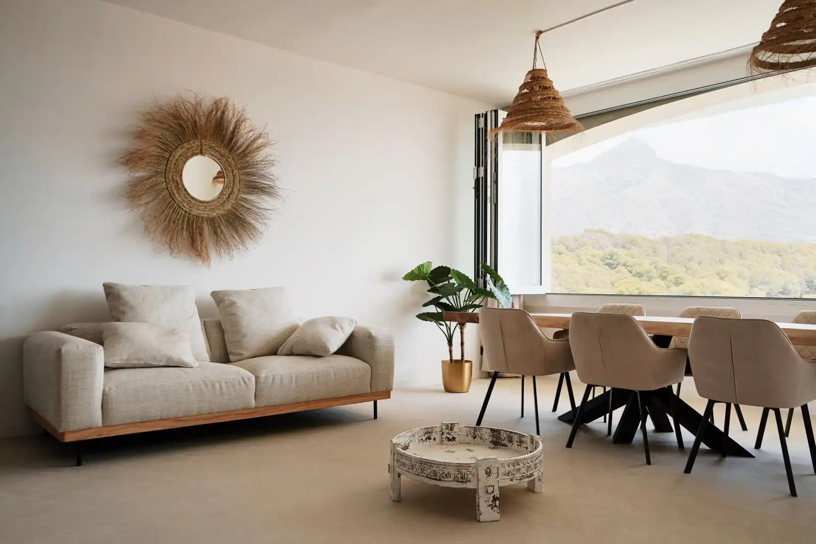 Sala de estar de Casa adosada en venta en Marbella con Terraza, Amueblado y Piscina comunitaria