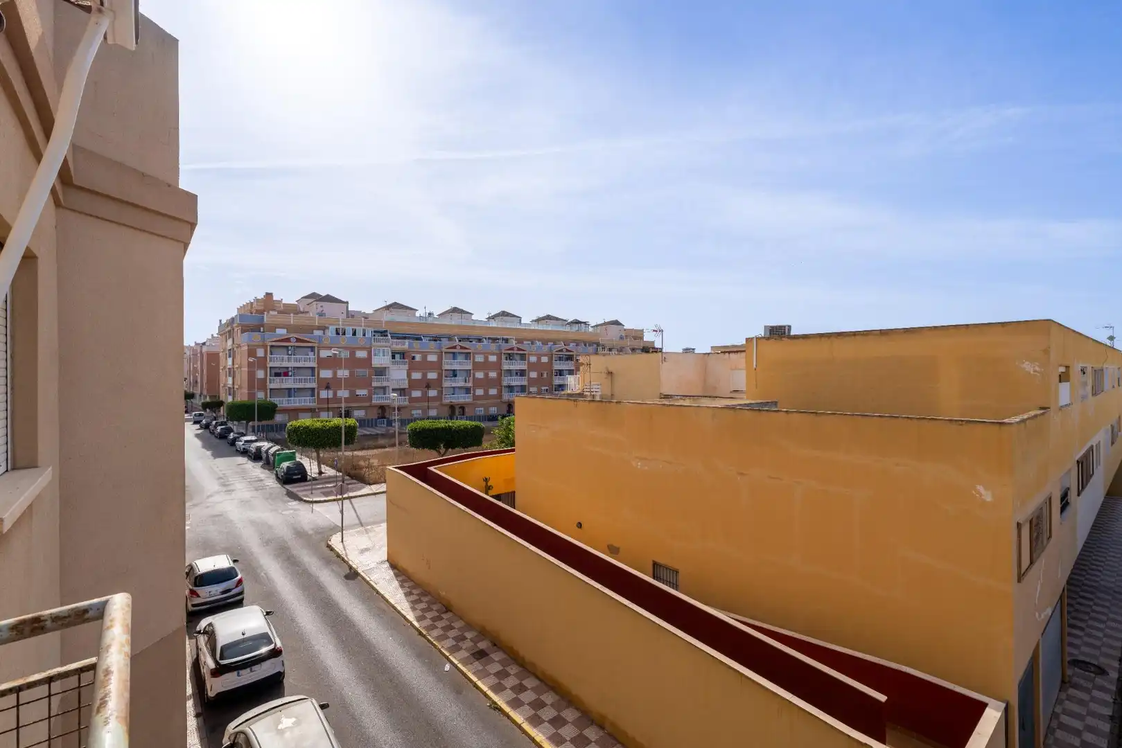 Vista exterior de Pis en venda en Roquetas de Mar amb Balcó