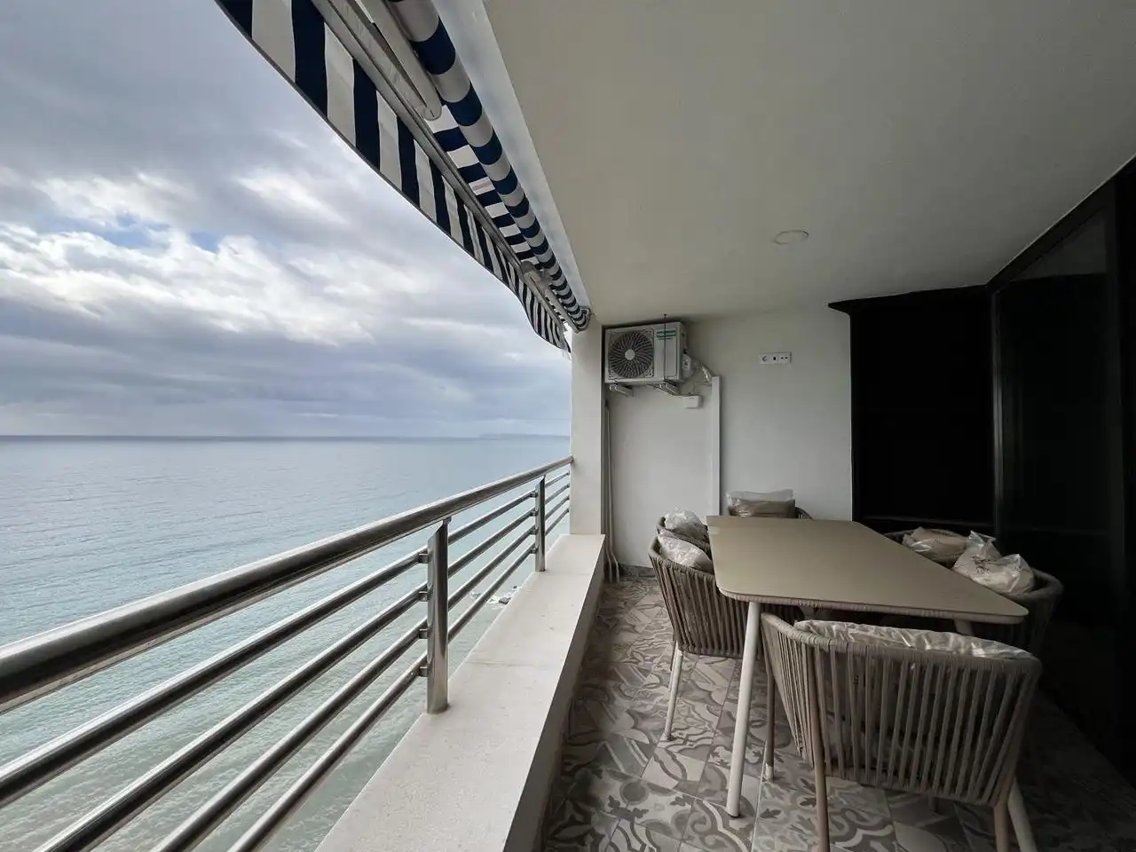 Terraza de Apartamento en venta en Alicante / Alacant con Aire acondicionado, Terraza y Amueblado