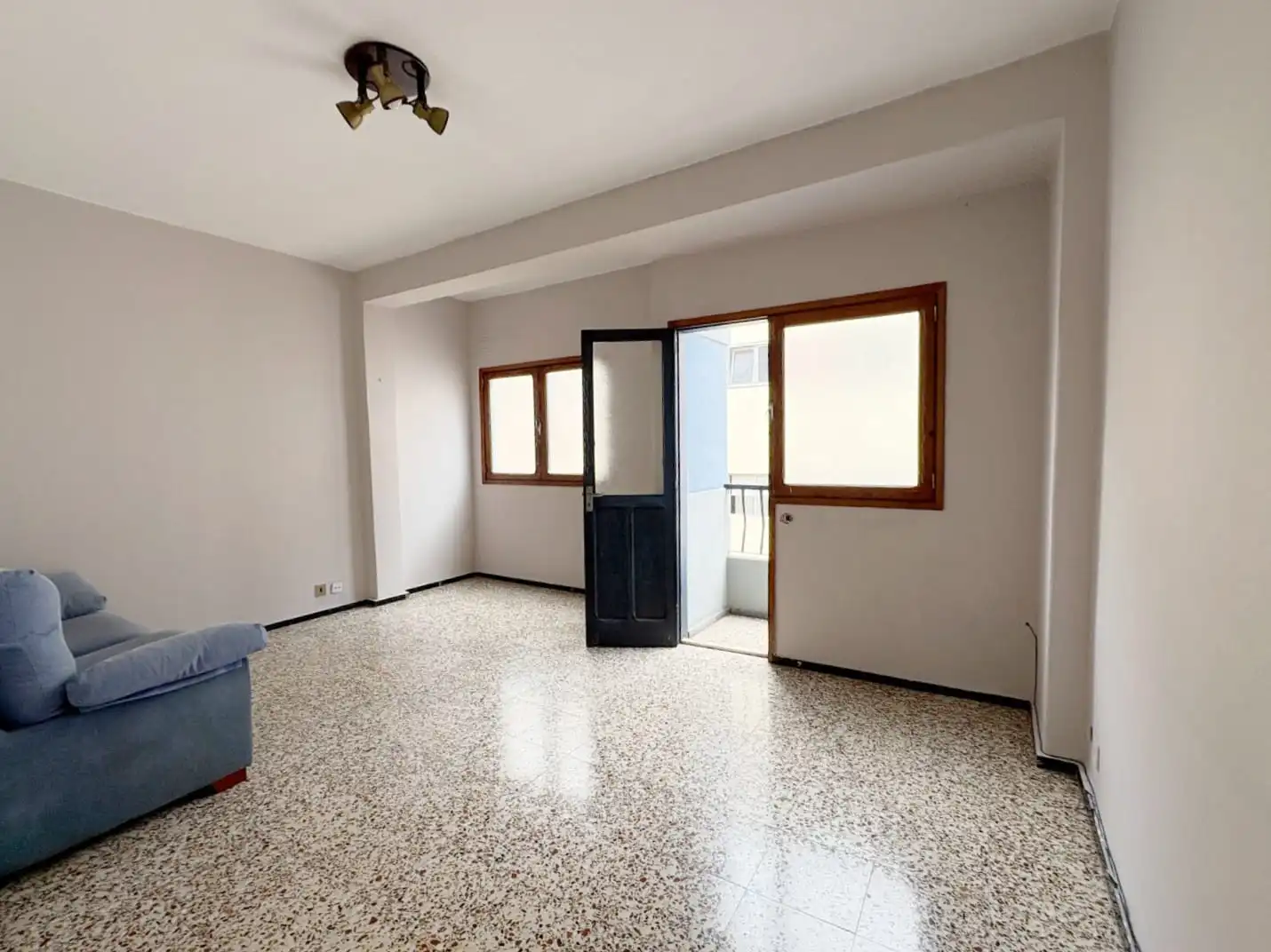 Sala de estar de Piso en venta en Las Palmas de Gran Canaria con Balcón