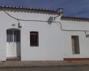 Vista exterior de Casa adosada en venda en Azuaga