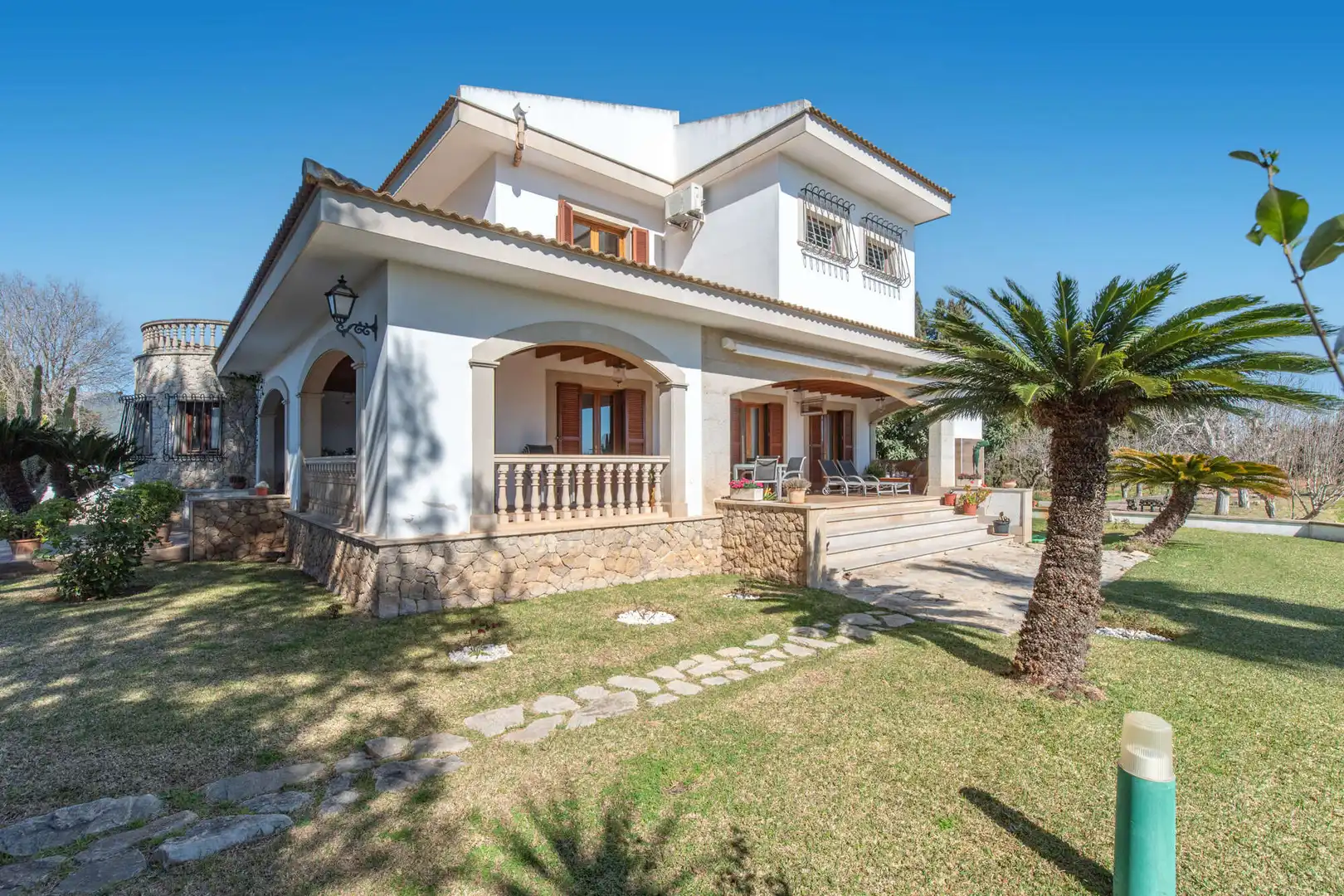 Vista exterior de Finca rústica en venda en Lloseta amb Aire condicionat, Calefacció i Parquet