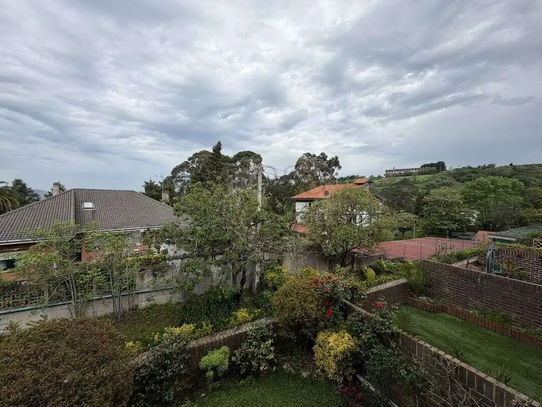 Jardín de Casa adosada en venta en Leioa con Calefacción, Jardín privado y Terraza
