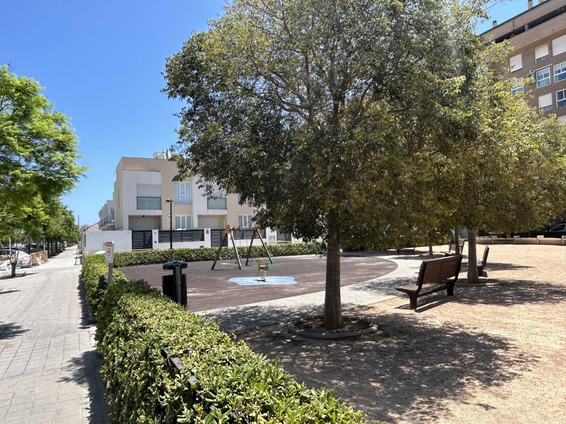 Vista exterior de Casa adosada en venda en  Valencia Capital amb Aire condicionat, Jardí privat i Terrassa