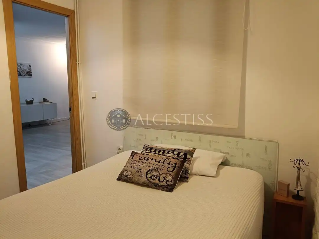 Habitación de Piso en venta en Madrid con Calefacción