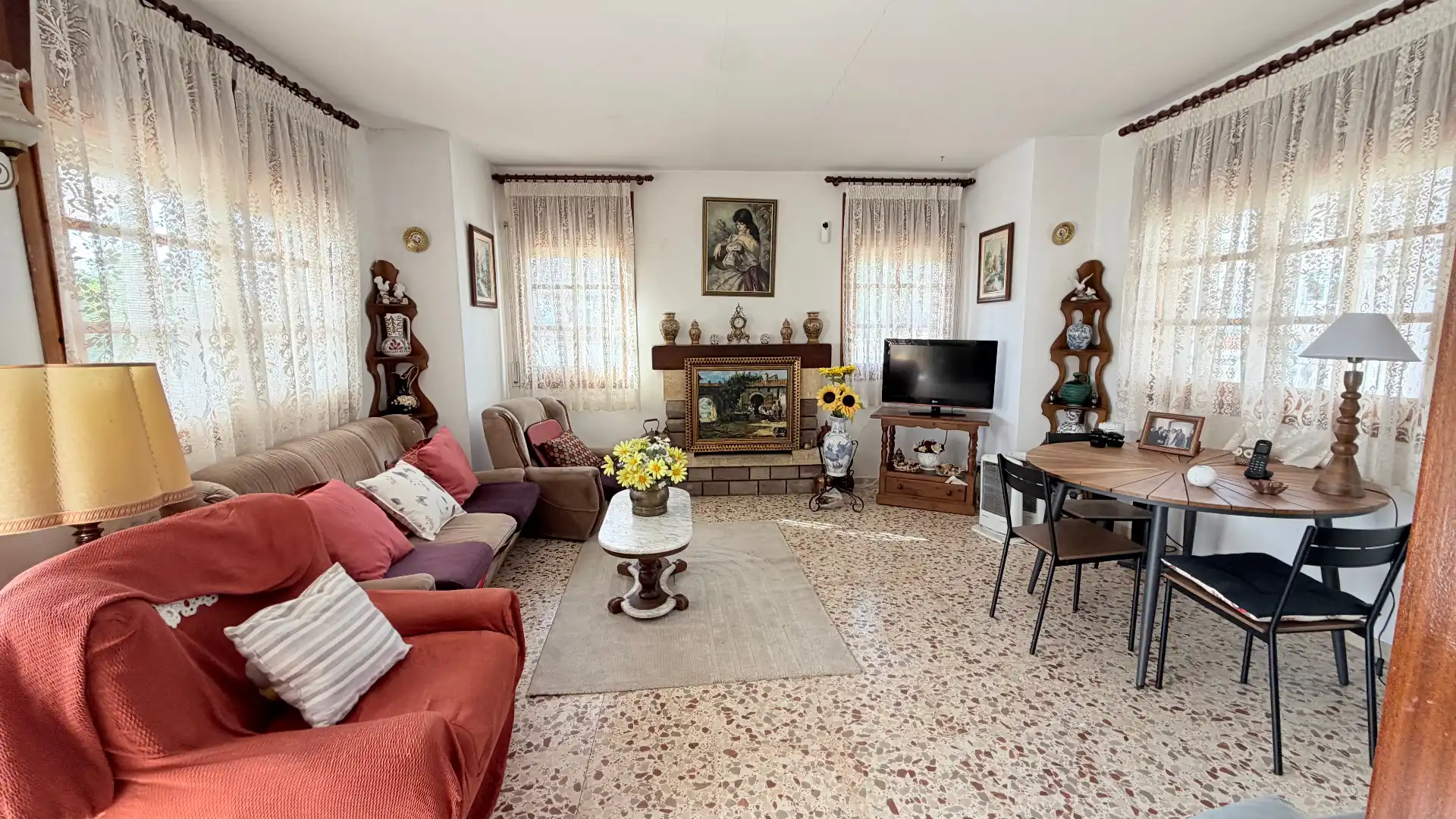 Sala d'estar de Casa o xalet en venda en Creixell amb Moblat, Forn i Rentadora