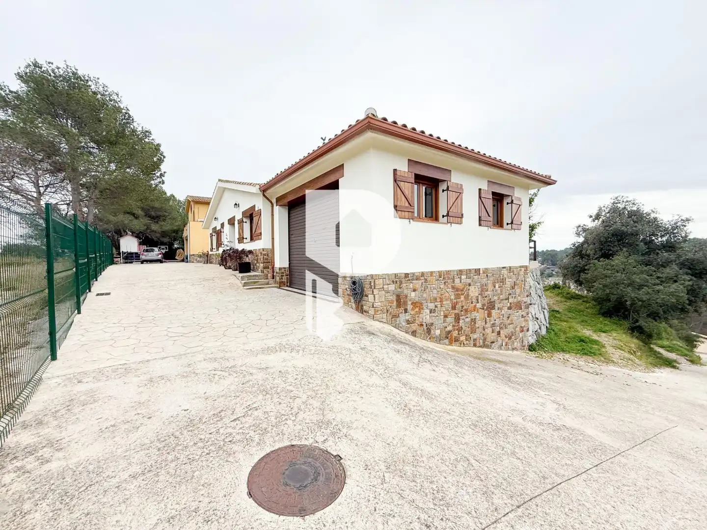 Exterior view of Houses for sale in Rubí  with Private garden, Terrace and Balcony