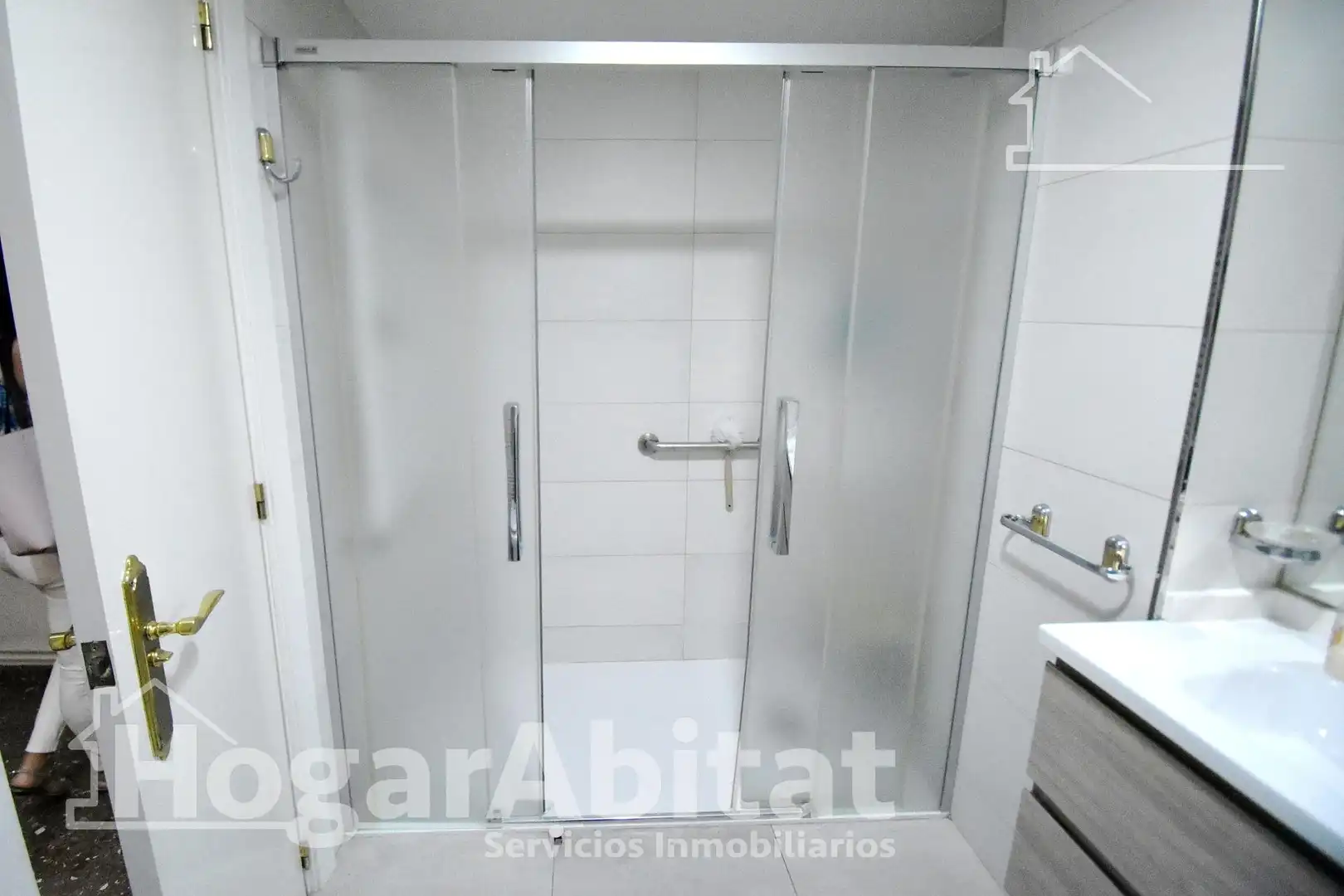 Baño de Piso en venta en Valencia con Aire acondicionado, Calefacción y Terraza