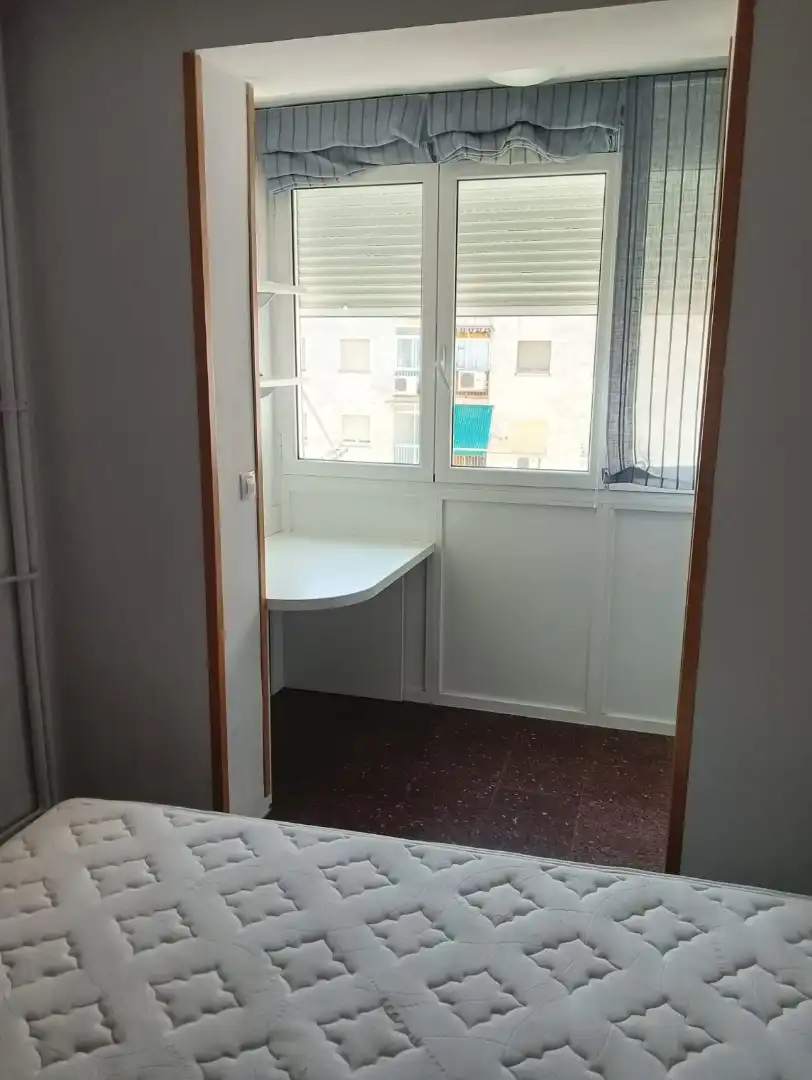 Habitación de Piso de alquiler en Lleida con Aire acondicionado, Amueblado y Lavadora