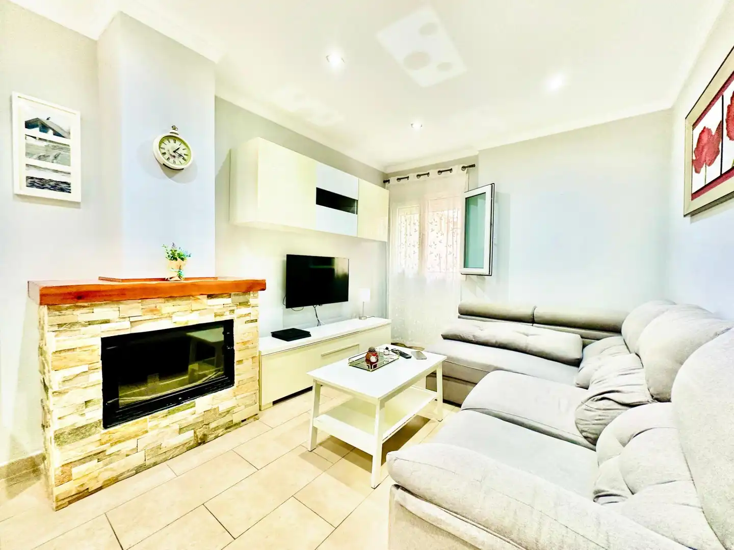 Living room of Detached homes for sale in San Fernando  with Air Conditioner, Storage room and Balcony