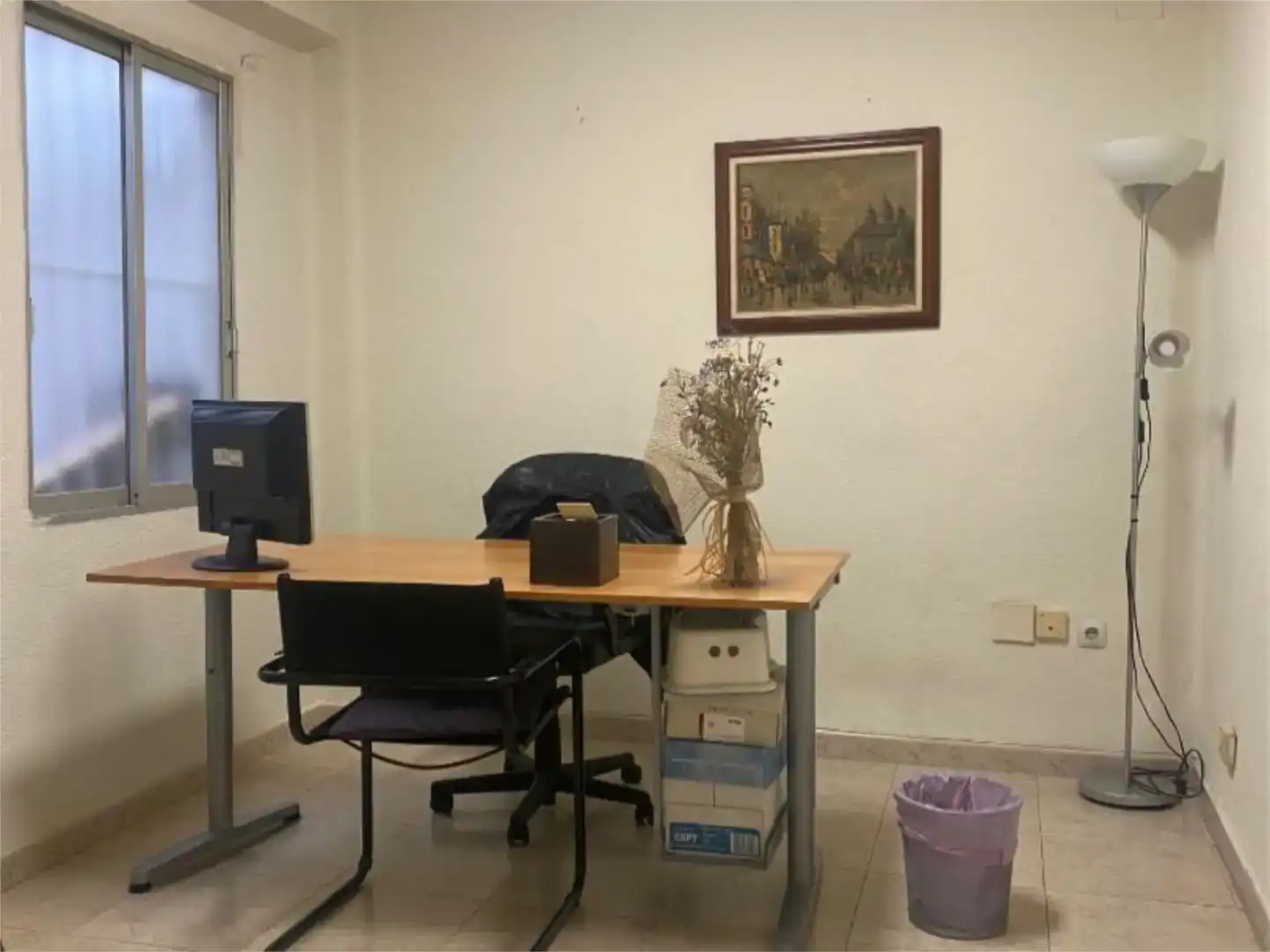 Büro zur Miete in Sevilla mit Klimaanlage und Balkon