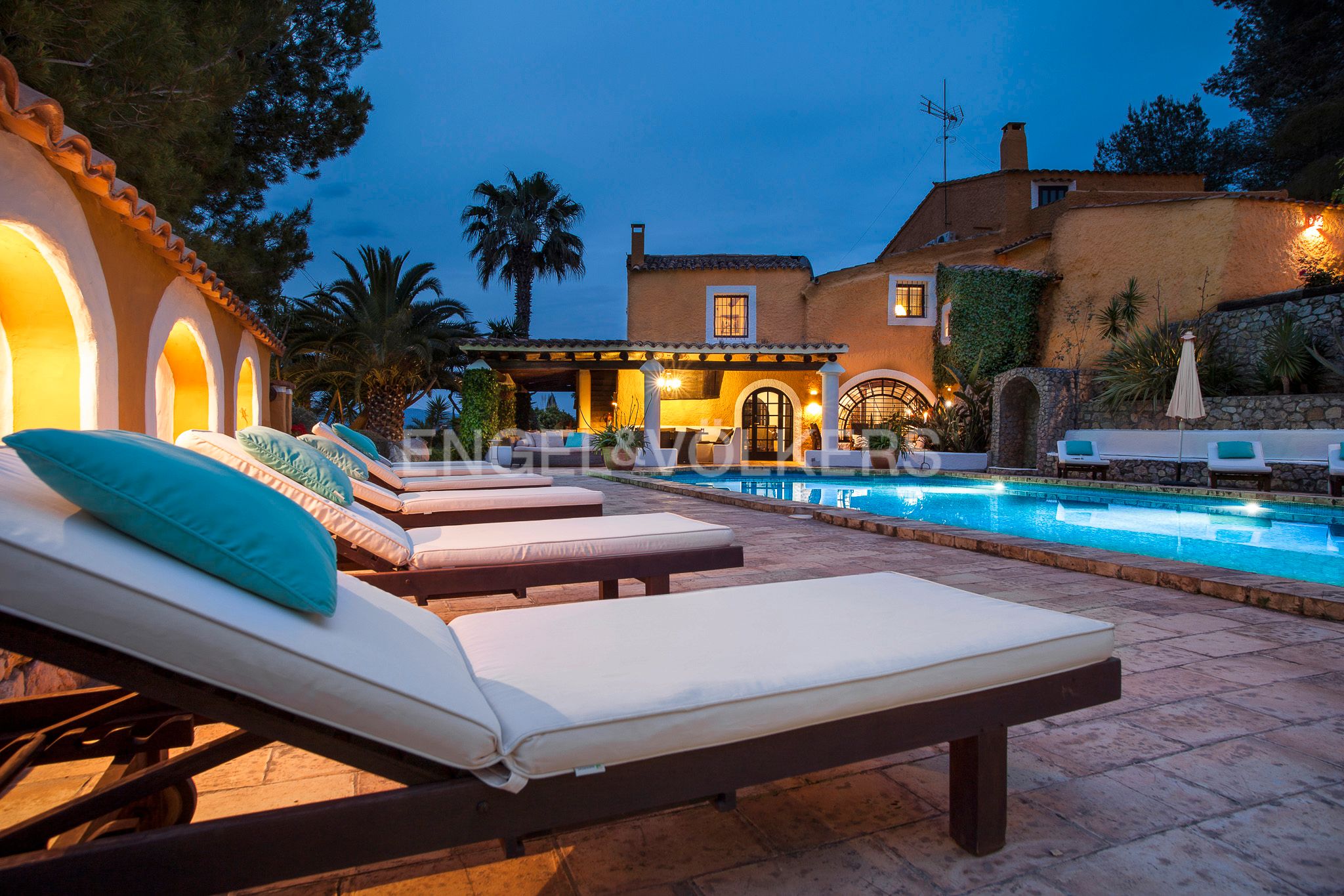 Garden of Building for sale in Canyelles
