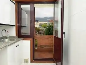 Terrassa de Pis en venda en Oviedo  amb Calefacció