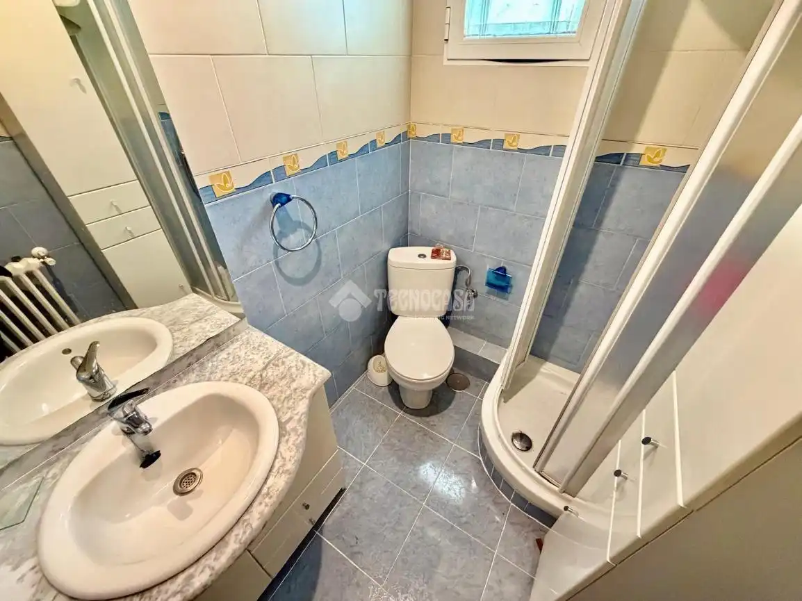 Bany de Pis en venda en Ávila amb Calefacció i Parquet