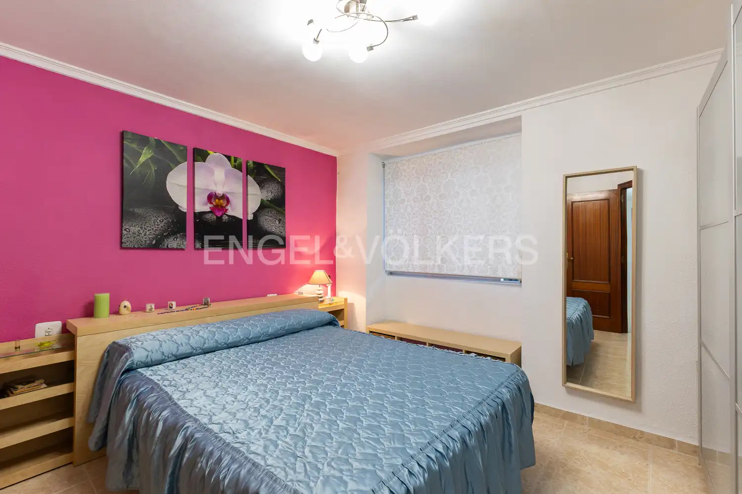 Habitación de Apartamento en venta en Requena con Aire acondicionado y Calefacción