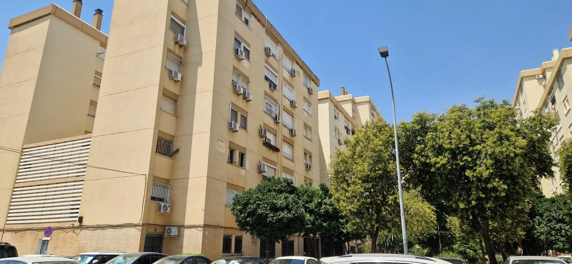 Vista exterior de Planta baixa en venda en Sevilla amb Aire condicionat