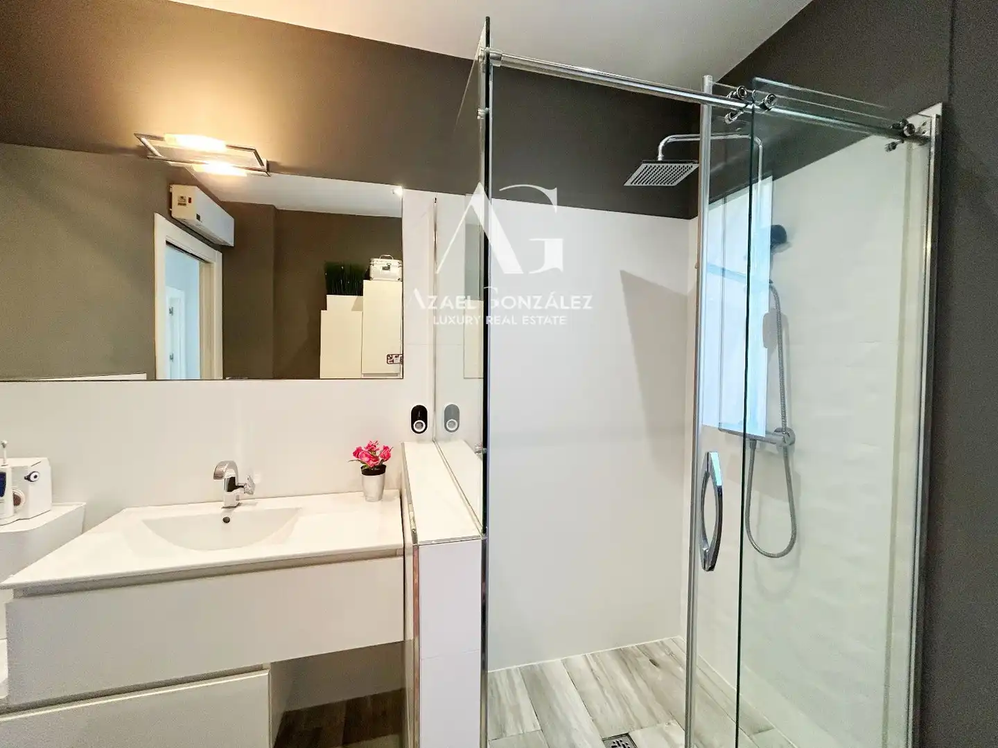 Bathroom of Houses for sale in Santander  with Heating, Private garden and Terrace