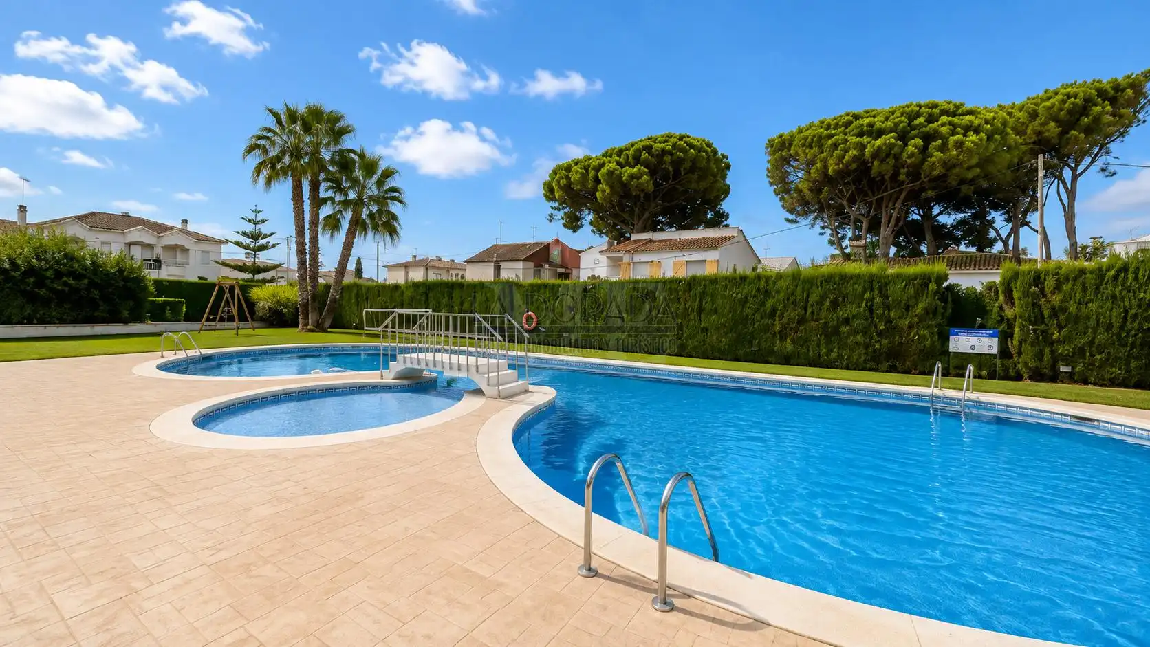 Piscina de Apartament en venda en Cambrils amb Terrassa, Moblat i Piscina comunitària