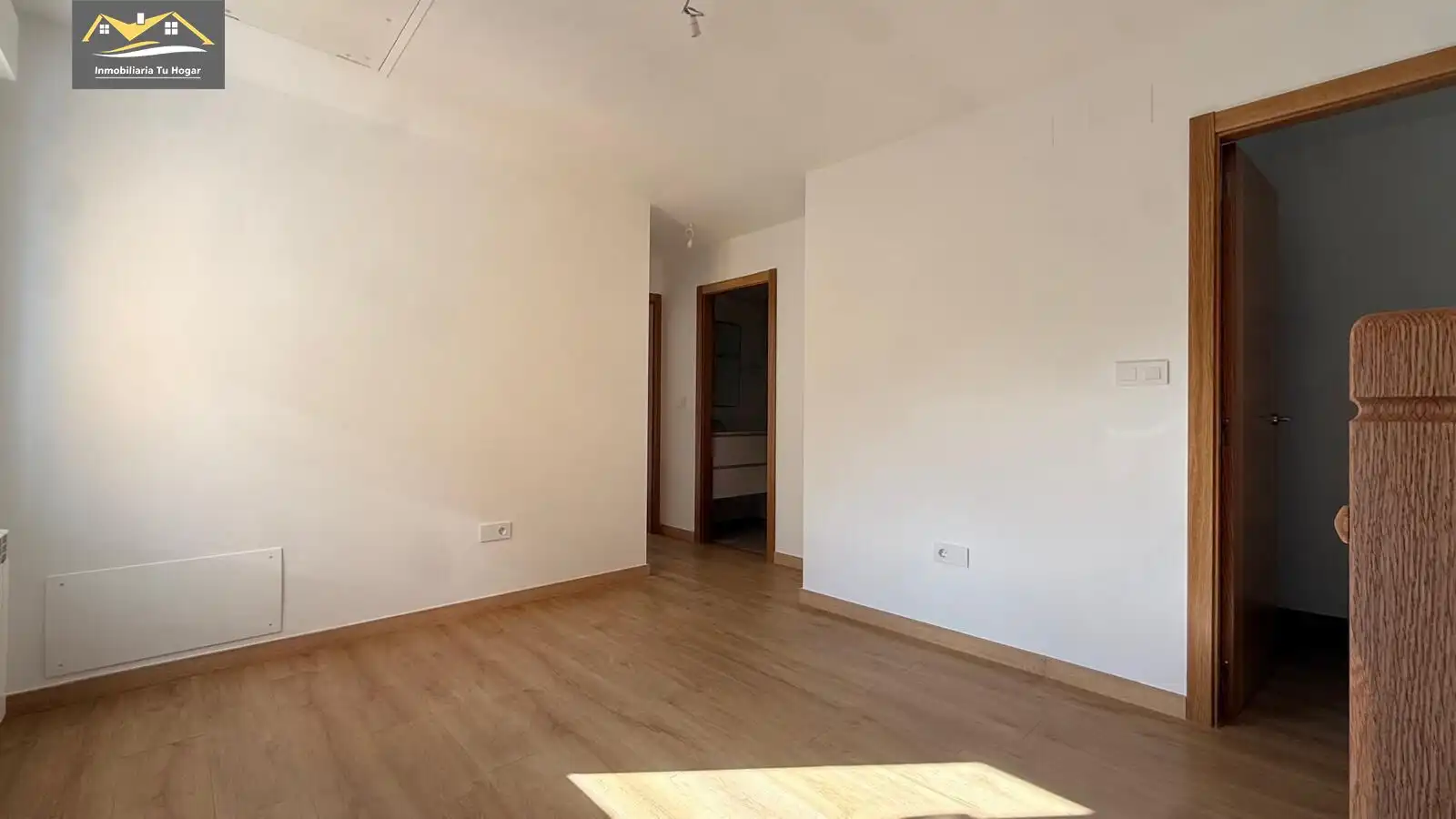 Dormitori de Casa adosada en venda en Allariz amb Calefacció, Jardí privat i Terrassa