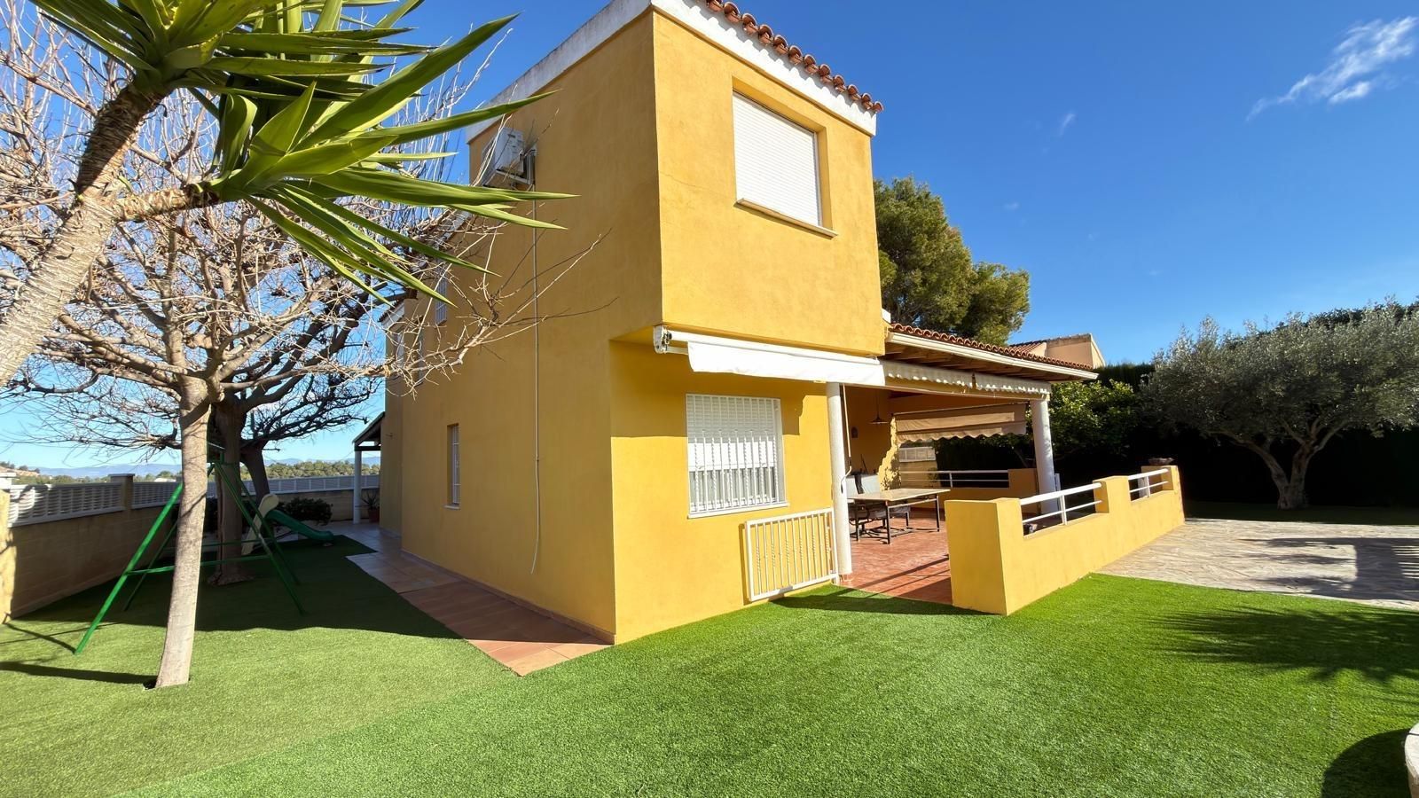 Exterior view of House or chalet for sale in Vilamarxant  with Air Conditioner, Private garden and Terrace