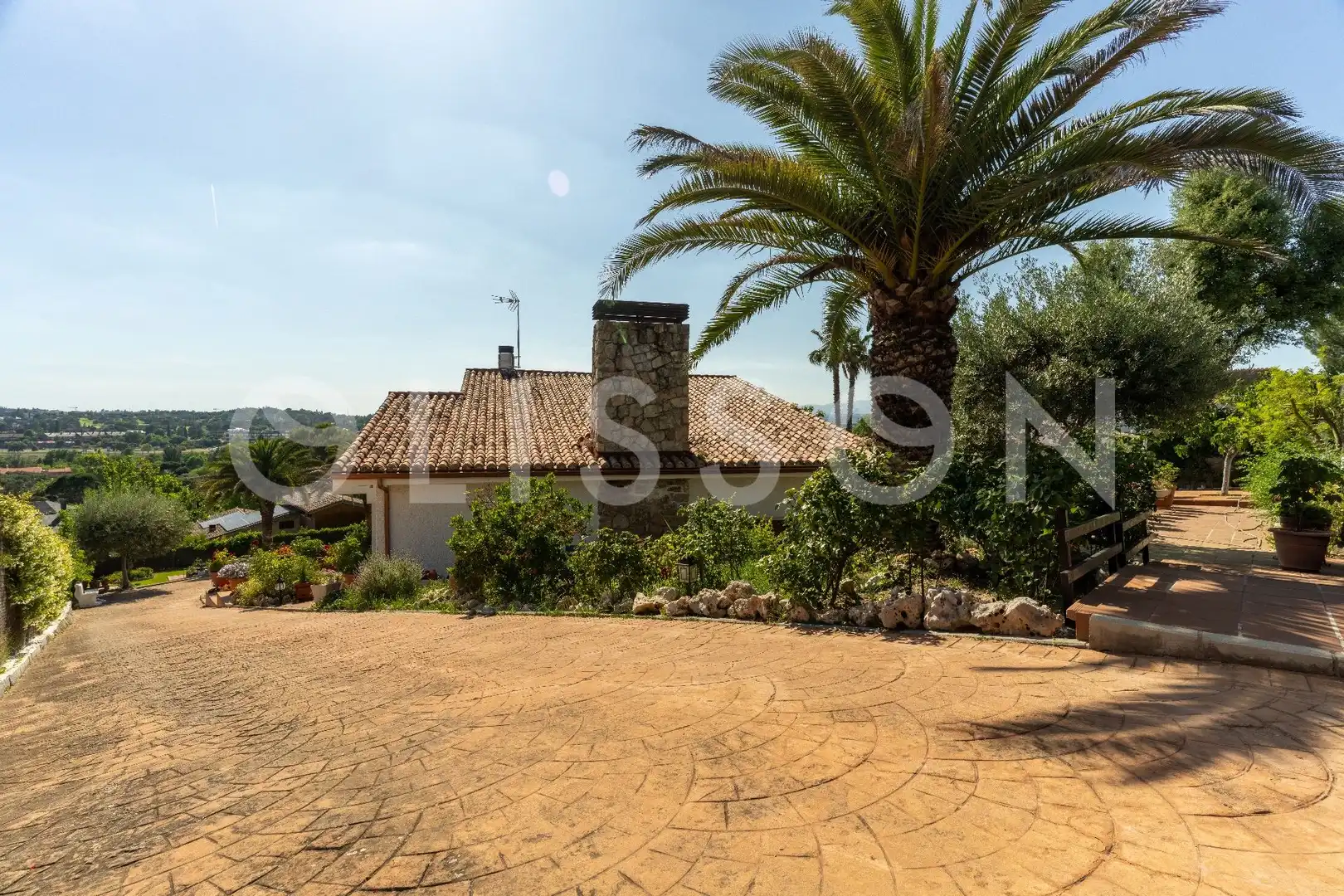 Vista exterior de Casa o xalet en venda en Algete amb Aire condicionat, Calefacció i Jardí privat