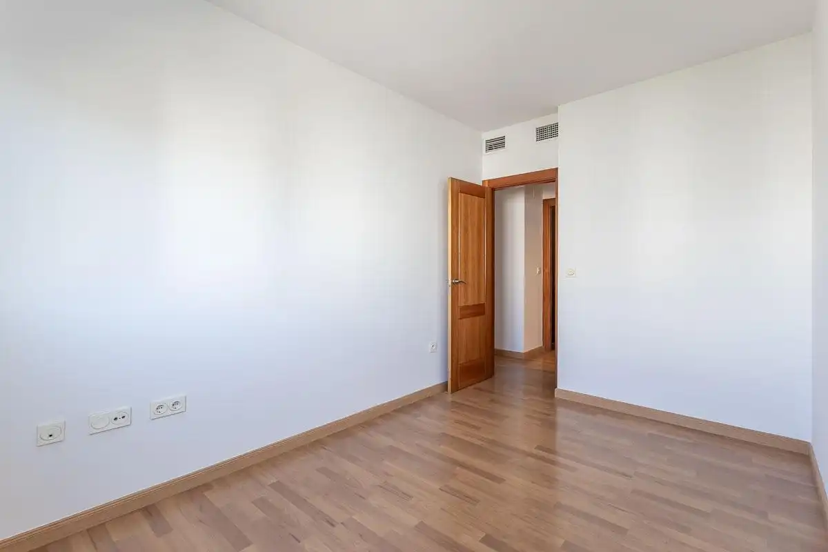 Habitación de Piso de alquiler en Granada con Calefacción, Terraza y Trastero