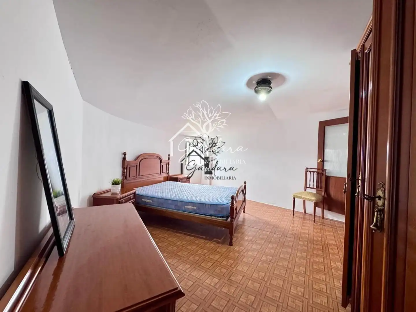 Einfamilien-Reihenhaus zum Verkauf in Ferrol mit Terrasse und Abstellraum