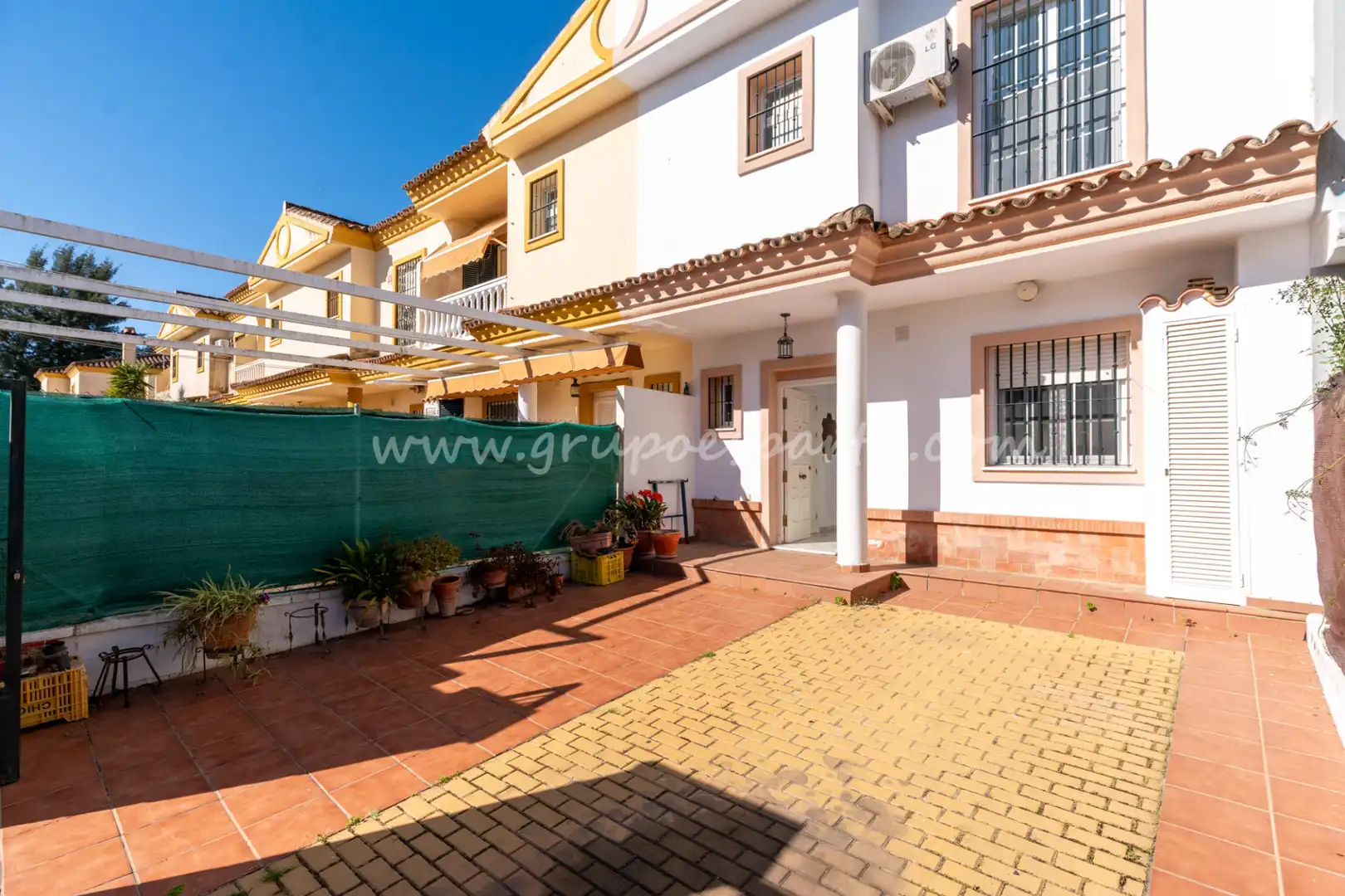 Garden of Detached homes for sale in Espartinas  with Air Conditioner, Heating and Oven
