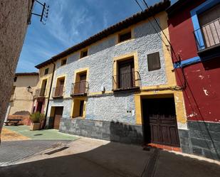 Vista exterior de Casa o xalet en venda en Torralba de Ribota amb Traster i Moblat