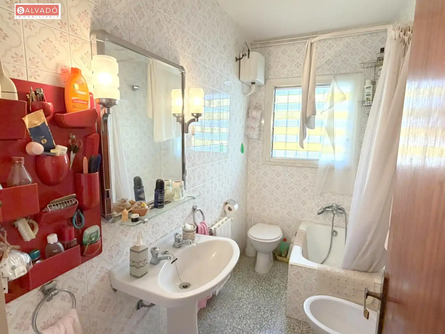 Badezimmer von Erdgeschoss zum Verkauf in Calafell mit Klimaanlage, Heizung und Privatgarten