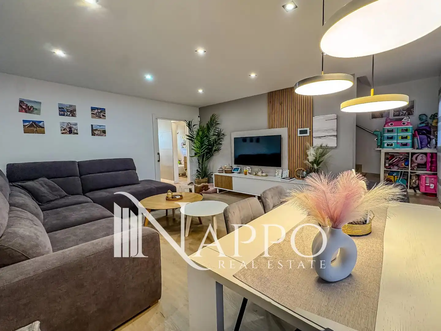 Sala de estar de Casa adosada en venta en Calvià con Aire acondicionado, Calefacción y Jardín privado